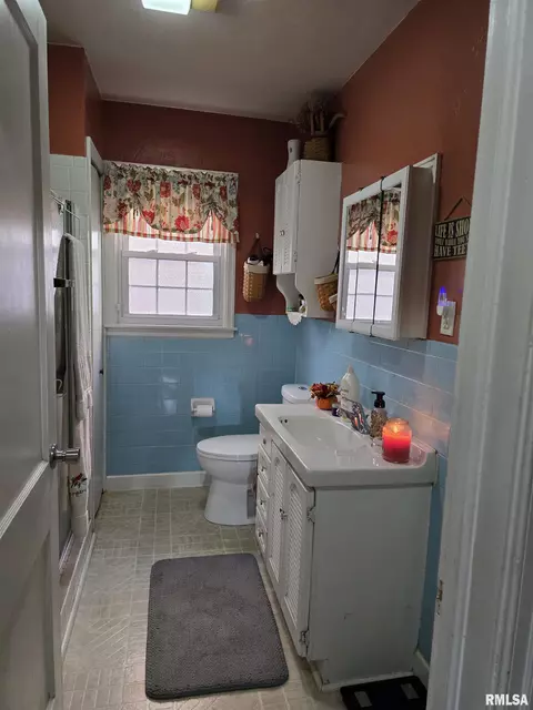 105 E Birch St, Canton, IL 61520 photo 19