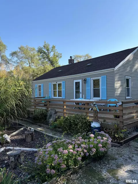 1526 Spring Bay Rd, East Peoria, IL 61611