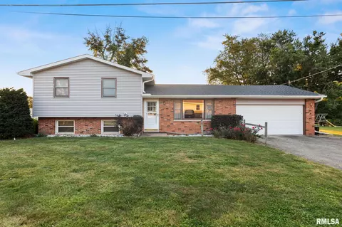 1011 N Silver Maple Ln, Peoria, IL 61604