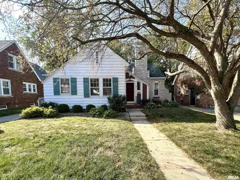 302 Embert Pl, Peoria, IL 61603 photo 2