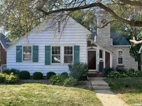 302 Embert Pl, Peoria, IL 61603