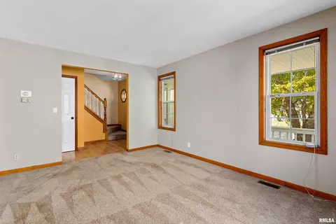 4022 S Paramount Rd, Bartonville, IL 61607 photo 9