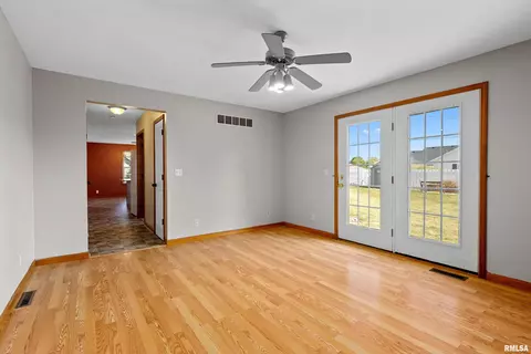 4022 S Paramount Rd, Bartonville, IL 61607 photo 18