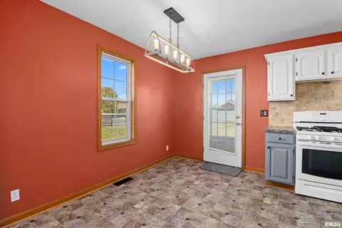 4022 S Paramount Rd, Bartonville, IL 61607 photo 10