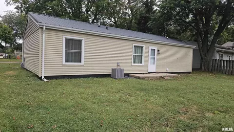 15 N 13th Ave, Canton, IL 61520 photo 7