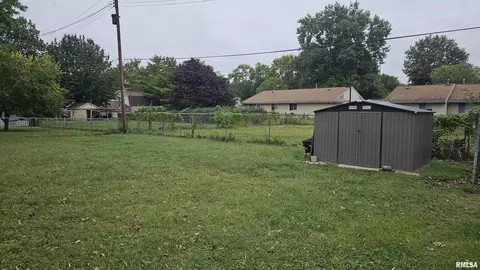 15 N 13th Ave, Canton, IL 61520 photo 6