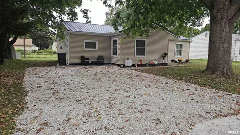 15 N 13th Ave, Canton, IL 61520 photo 3