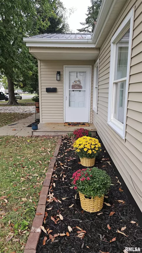 15 N 13th Ave, Canton, IL 61520 photo 9