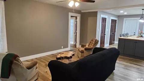 15 N 13th Ave, Canton, IL 61520 photo 13