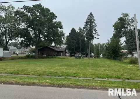 506 E Jefferson St, Washington, IL 61571