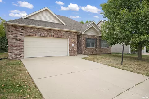 2139 W Geneva Rd, Peoria, IL 61615