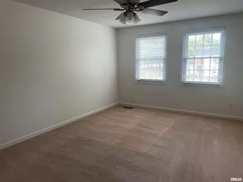 320 Jamestown Rd, Macomb, IL 61455 photo 6