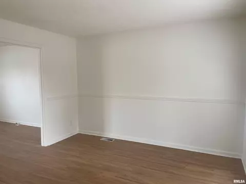 320 Jamestown Rd, Macomb, IL 61455 photo 2