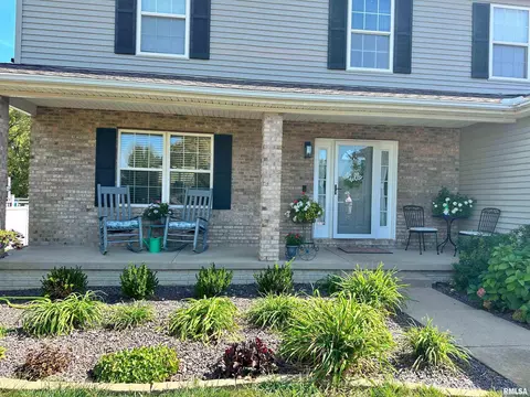 703 Devon Dr, Metamora, IL 61548 photo 2