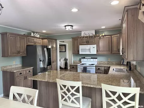 703 Devon Dr, Metamora, IL 61548 photo 9