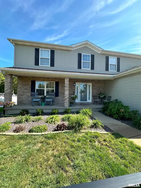 703 Devon Dr, Metamora, IL 61548 photo 3