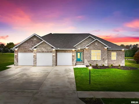 1609 Grandlake Ct, Pekin, IL 61554