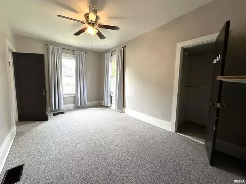 324 E Summit St, Macomb, IL 61455 photo 6