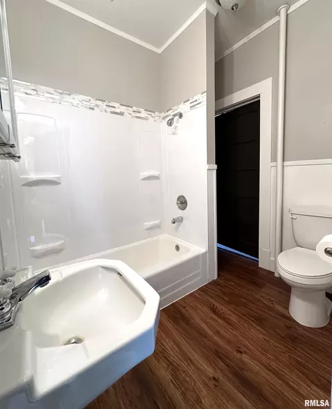 324 E Summit St, Macomb, IL 61455 photo 7