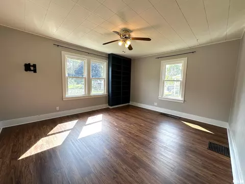 324 E Summit St, Macomb, IL 61455 photo 9