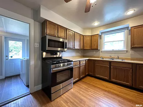 324 E Summit St, Macomb, IL 61455 photo 4