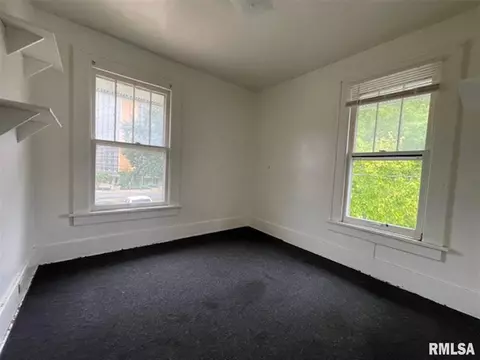 333 N Clay St, Macomb, IL 61455 photo 8