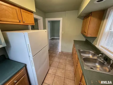 333 N Clay St, Macomb, IL 61455 photo 4