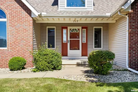 717 N Marcus Ct, Chillicothe, IL 61523 photo 3