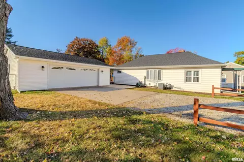 1020 3rd St, Lacon, IL 61540