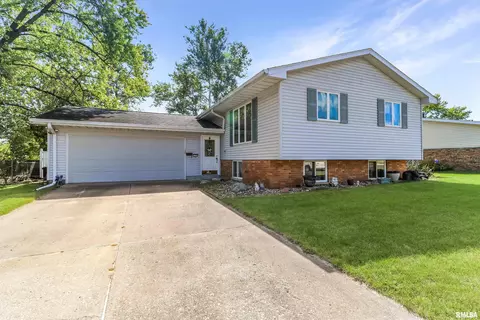 2206 W Virginia Ave, Peoria, IL 61604