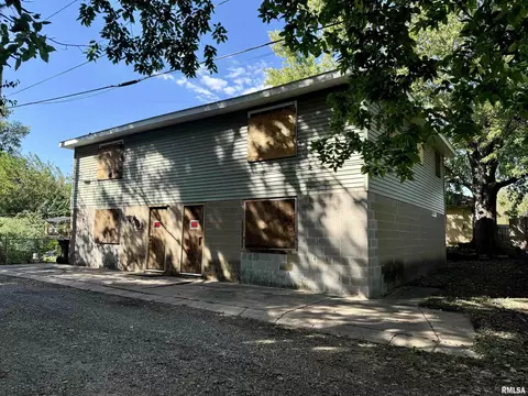 1019-1021 Fall Ave, Pekin, IL 61554