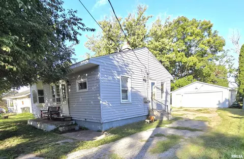 318 N Pine St, Williamsfield, IL 61489
