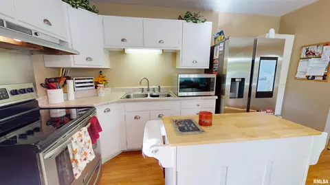 Kitchen - 401 E Pearson St, Eureka, IL 61530 photo 2 of 2