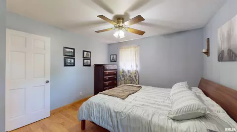 Bedroom - 401 E Pearson St, Eureka, IL 61530 photo 1 of 3