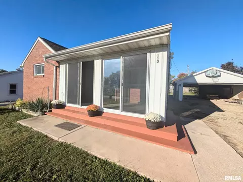 113 Bess St, Washington, IL 61571 photo 2