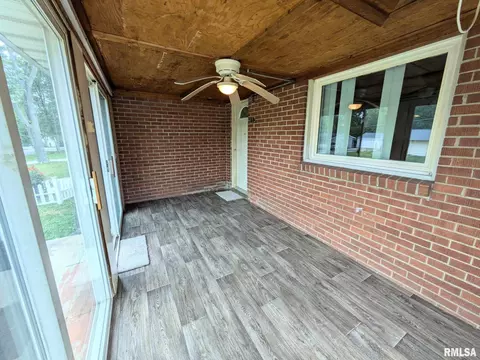 113 Bess St, Washington, IL 61571 photo 4
