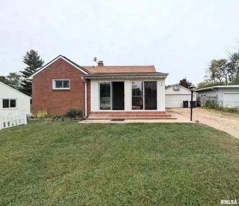 113 Bess St, Washington, IL 61571