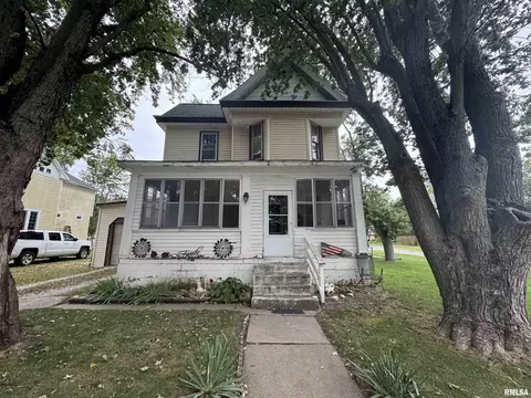309 N Logan St, Deer Creek, IL 61733