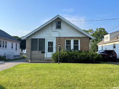 802 Forrest Hill Ave, Peoria, IL 61604