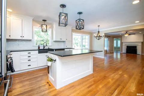Kitchen - 7716 W Brandon Ct, Mapleton, IL 61547 photo 4 of 5