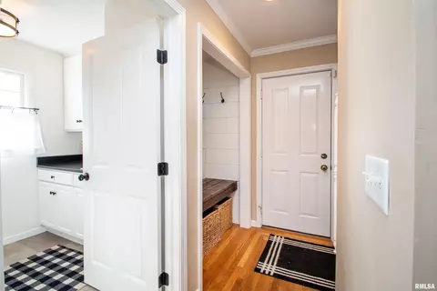 Entry Way - 7716 W Brandon Ct, Mapleton, IL 61547 photo 2 of 5