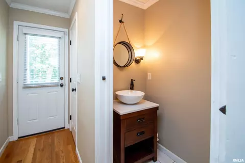 Entry Way - 7716 W Brandon Ct, Mapleton, IL 61547 photo 4 of 5