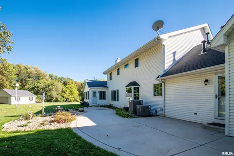 Exterior - 7716 W Brandon Ct, Mapleton, IL 61547 photo 5 of 9