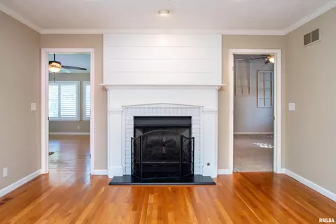 Living - 7716 W Brandon Ct, Mapleton, IL 61547 photo 4 of 6