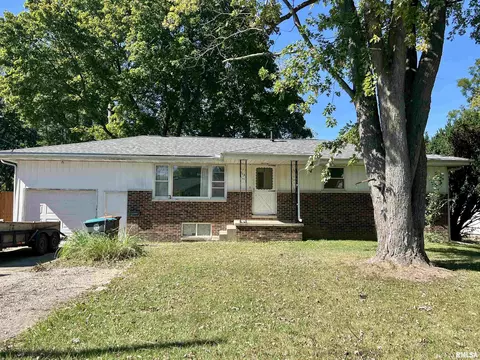 213 Theodore St, Washington, IL 61571