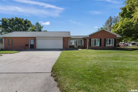310 N Bradbury St, Deer Creek, IL 61733