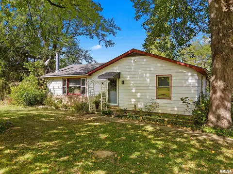913 E Truitt Ave, Chillicothe, IL 61523
