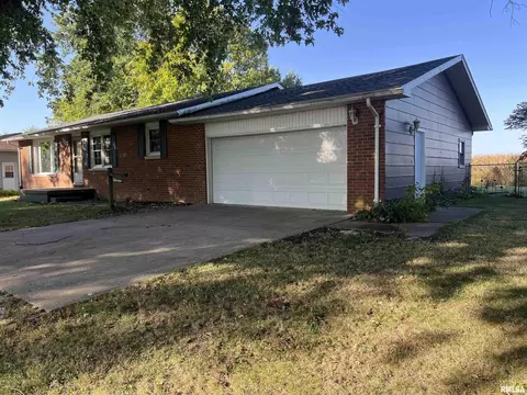 507 S 1st St, Cuba, IL 61427