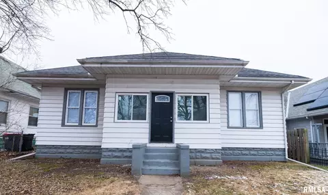908 Broadway Rd, Pekin, IL 61554