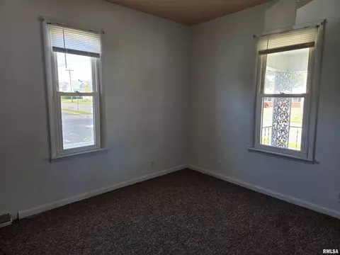 1122 E Chestnut St, Canton, IL 61520 photo 18